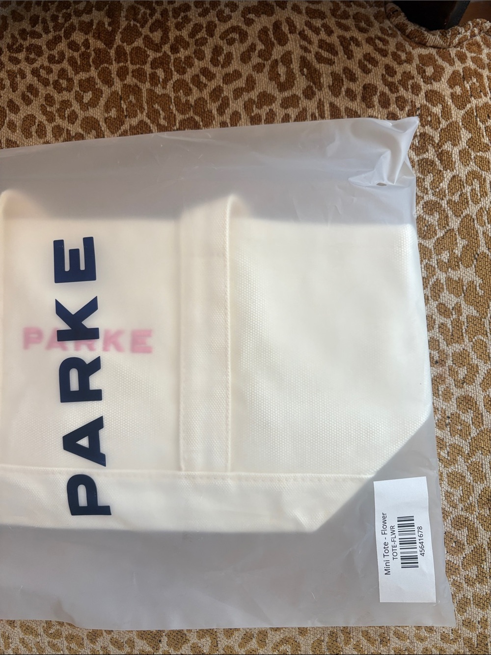 Parke × Maggie and Emma Floral Mini Canvas Tote with Pink Embroidered Logo - Picture 7 of 8